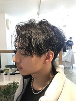 フィフス(fifth) ツイストスパイラルパーマツーブロックセンターパートメンズヘア