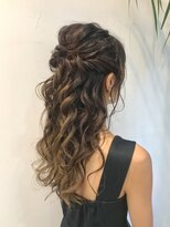 ボルタノット(volta∞knot)&nbsp;夏にオススメ！結婚式お呼ばれヘアアレンジ・ハーフアップ