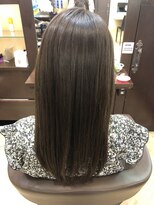 ミリュウ(Milieu) やわらか縮毛矯正でロングでも艶のある髪に