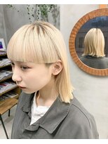 テトヘアー(teto hair)&nbsp;ワイドバング  ミディアム　ハイトーン　ホワイトブロンド