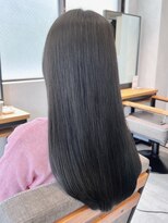 ミュラ(mulah)&nbsp;透明感カラー暗めグレージュ＊ストレートロングシアーカラー