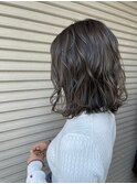 グレージュ切りっぱなしボブ前髪ありミニボブミルクティベージュ