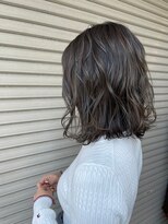 アイリス(IRIS) グレージュ切りっぱなしボブ前髪ありミニボブミルクティベージュ
