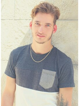 ジジバイワースホワイル(jiji by WORTH WHILE) 刈り上げセンターパートサーフカールフェザーパーママレットヘア