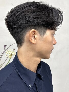 ニコトウキョウ 新宿(nico TOKYO) 刈り上げセンターパートテーパーフェードカットニュアンスパーマ