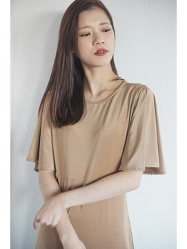 マルコ(marc..) シアーなベージュの美髪ミディアム