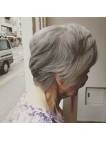 アン(Hair make un)&nbsp;シルバーカット