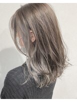 カモン(CAMON)&nbsp;[CAMON. ]#インナーカラー#ブリーチ有り#Aラインミディ