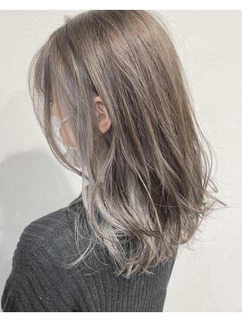 カモン(CAMON) [CAMON. ]#インナーカラー#ブリーチ有り#Aラインミディ