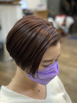 ヘアーデザイン フェローズ(Hair Design Fellows) 前下がり刈り上げショート