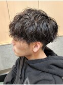 刈り上げ前下りマッシュ波巻きツイストスパイラルパーマメンズ