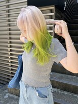 リッチ(RITZY)&nbsp;【RITZY】White blonde × Neon Green Roots