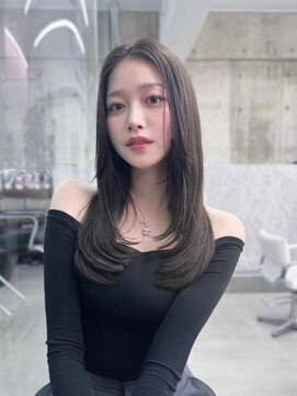 フィヴェント(Fivent) さりげないレイヤーカットが取り入れやすい☆骨格診断イメチェン