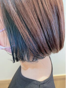 ユキオグループ グラン(yg GRAN) 20代30代40代大人インナーカラー耳掛け丸み大人ボブ