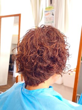 レリビー アウラ(LELiBE_'aula) ウェーブヘアー