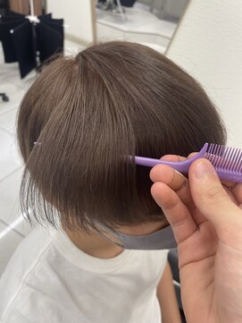 アース オーセンティック 松山銀天街店(EARTH Autentic) ミルクティーベージュ