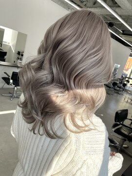 ホワイトグレージュ/ハイトーンカラー