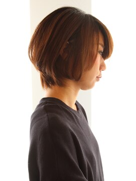 レウナ 外苑前(Reuna) 【３０代・４０代・５０代】シルエットが綺麗な大人ボブ