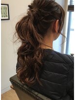 ロータス ヘアデザイン(LOTUS hair design.)&nbsp;ポニーテールアレンジ×guest style