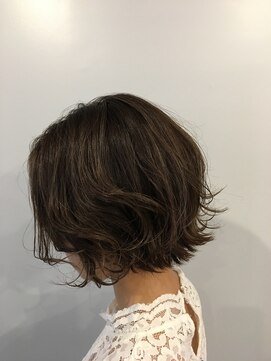 ベラヘアー(Bella Hair) 外ハネショート×ラベンダーアッシュ