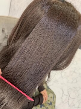 エスカーラ 表参道(THE ESCALA) 髪質改善パーソナル超音波トリートメントで艶髪【タビラマユミ】