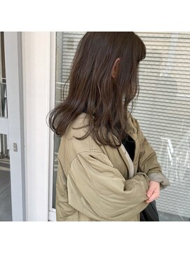 ミント(mint) オリーブベージュで柔らかさ◎