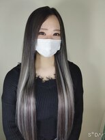 ウィット アンド ラファム Wit &La Famme&nbsp;シルバー系の統一感あるエクステ