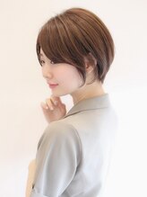 【ショートヘア×脱白髪染めハイライトが人気♪】経験豊富な知識で、細部まで美しいスタイルが叶う♪