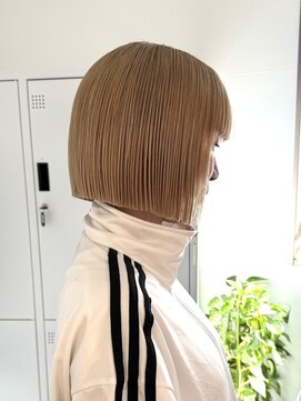 ラフ 立川(Laff) 切りっぱなしボブミニボブぱつっとボブハイトーンボブ/ベージュ