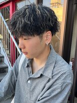 アイズ 海老名(AIZU) メンズハイライト 波巻きパーマ 波巻きスパイラルパーマ 眉毛