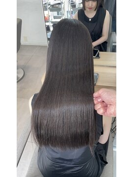 エラ(Ella) やわらか質感とツヤ叶える美髪矯正