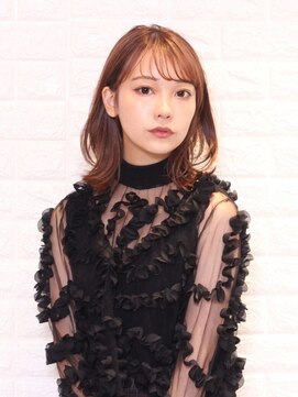 イヴ (EVE) シースルーバング×小顔外はねミディアム【代々木/新宿】