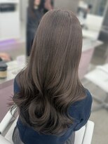 エヌアイ オモテサンドウ(ni omotesando) ☆ツヤ感たっぷりショコラブラウンカラー☆