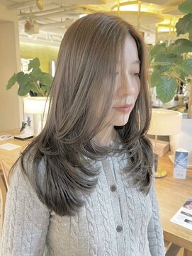 ビーチ(BEACH) ミディアムレイヤーブリーチなし透明感オリーブヘーゼルベージュ