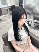 キートス(Kiitos) 暗髪ストレート艶ブルーブラック×ハッシュカット
