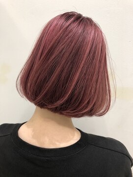 ピンクヘアカラー 派手髪ピンク チェリーピンクボブ L トルネード Tornado のヘアカタログ ホットペッパービューティー