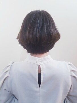 コロ(COLO) 【COLO 丹澤　智子】厚みのあるボブ