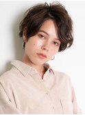 大人かわいいゆるふわ無造作ハンサムショート
