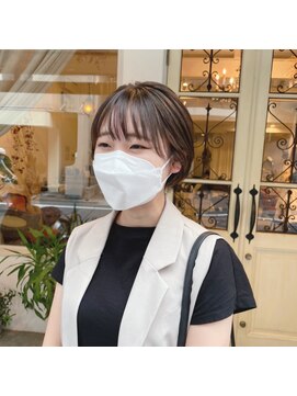 マウロア(MAULOA) “耳掛けショート　ショート　顔まわり　ハイライト”中西英美子