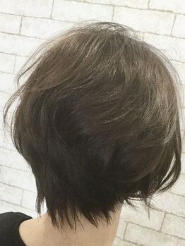 ヘアーデザインコローレ(hair design COLORE)の写真/グレイカラーでもトレンドカラーやオシャレを楽しめる◎こだわりある30代-50代の髪は《COLORE》にお任せ！