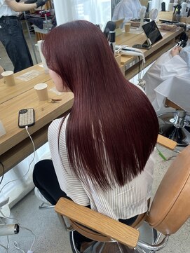 ガーデンエン 表参道(GARDEN eN) ボルドーカラー/ロングヘア/カットライン/ストレート/矯正縮毛