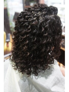 ヘアーエゴブラック(Hair EG-O Black+1) ミディアムスパイラル