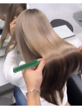 キング(K!ng) 【枚方、樟葉】髪質改善カラー