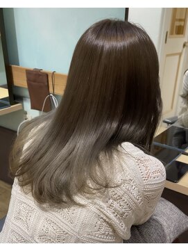 キートスバイガーランド (Kiitos by Garland) ツヤ髪グラデーションカラーオリーブベージュカーキグレージュ