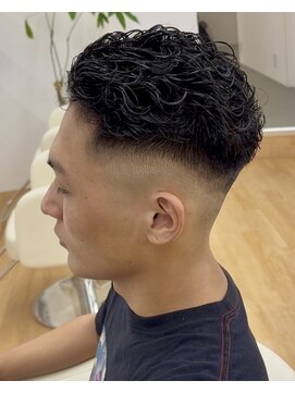 ビカム 名駅(become) 【フェードカット】アップバング　リバース　スパイキーショート