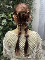 タイトツインローポニー　ヘアアレンジ　お呼ばれ