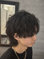 バース バイ ハピネス(BIRTH by happiness)&nbsp;韓国へアカルマパーマワックスなしセンターパート黒髪ウルフ