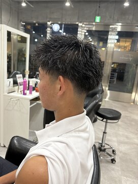 ファルベ(Farbe) 短髪フェードスタイル