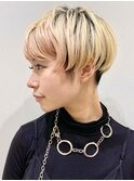 マッシュショート/ケアブリーチブロンド/刈り上げ大人女子くせ毛