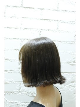 イーハトーヴヘアー(Yehatov) 外ハネボブ×アッシュカラー1